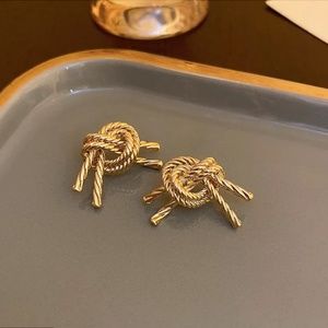 Goldtone knot Stud Earrings